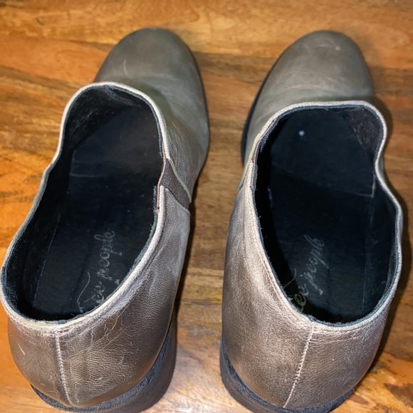 Free People Terrah Gray Leather Chunky Heel Ankle Boots Women’s 37/7 - Picture 11 of 11
